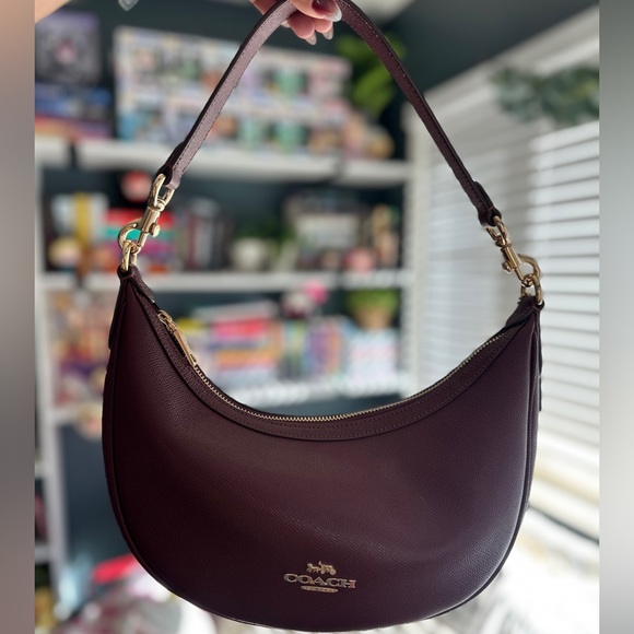 Coach Aria Shoulder Bag Merlot with Gold Hardware - Picture 4 of 13